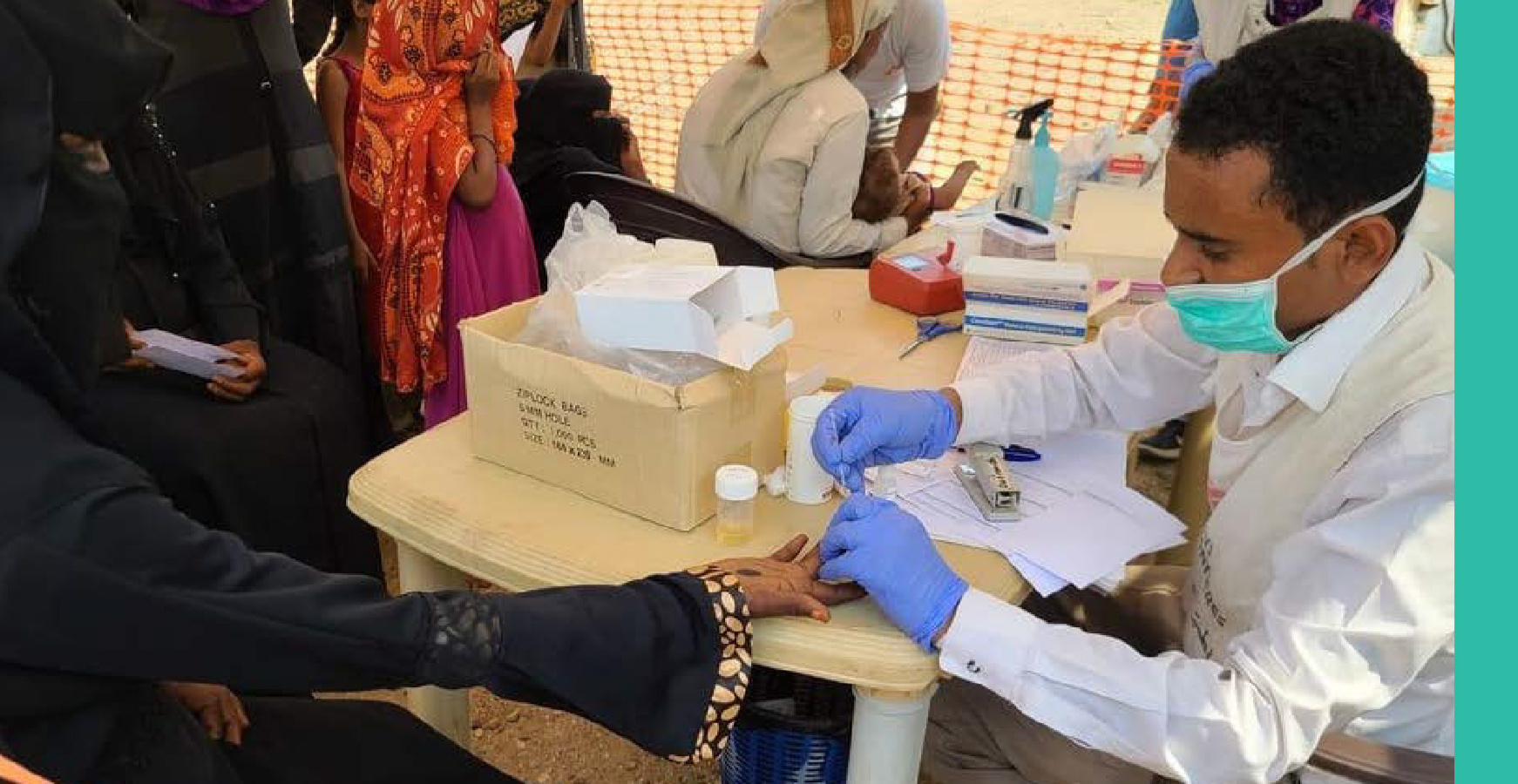Mozambique, Manica province, Gorongosa district, Nhacadhongo village – 22 June 2022. An ICRC mobile health team vaccinates residents in remote communities and provides COVID-19 prevention advice. Photo by Ricardo Franco / ICRC