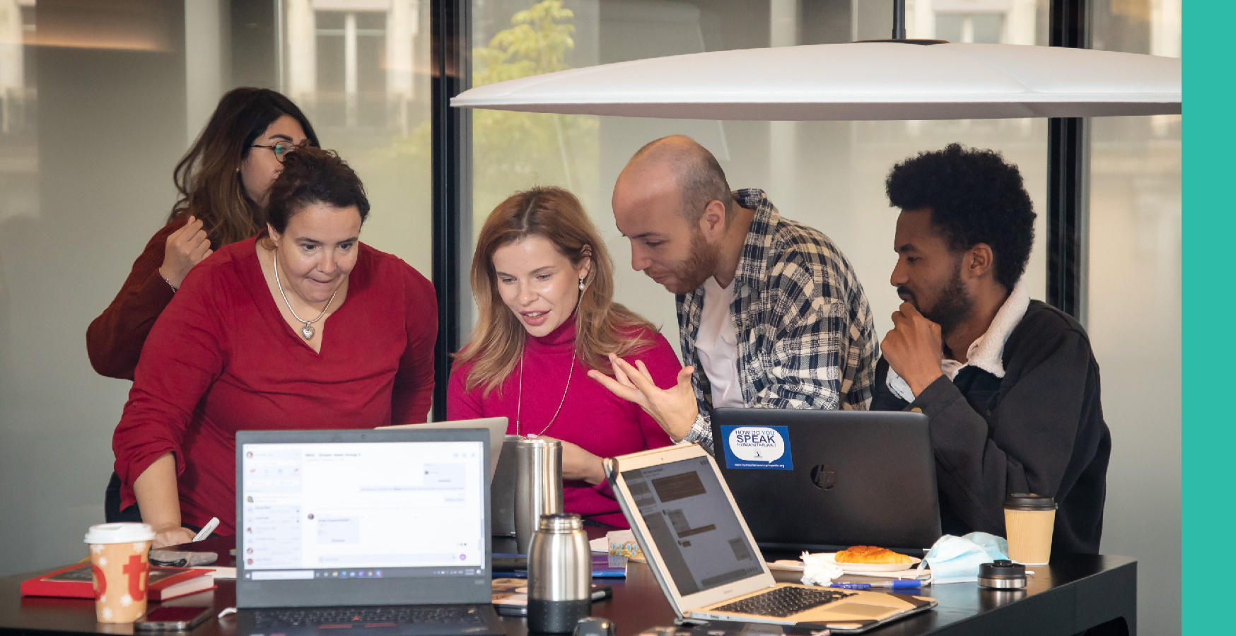 Mozambique, Manica province, Gorongosa district, Nhacadhongo village – 22 June 2022. An ICRC mobile health team vaccinates residents in remote communities and provides COVID-19 prevention advice. Photo by Ricardo Franco / ICRC
