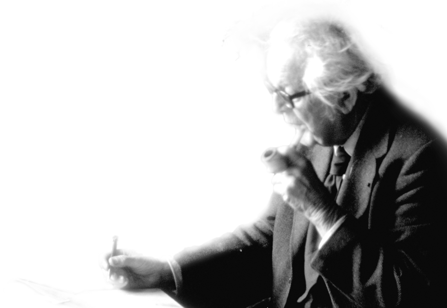 Piaget à sa table de travail