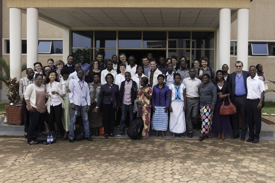 Photo de groupe devant le rectorat du PIASS